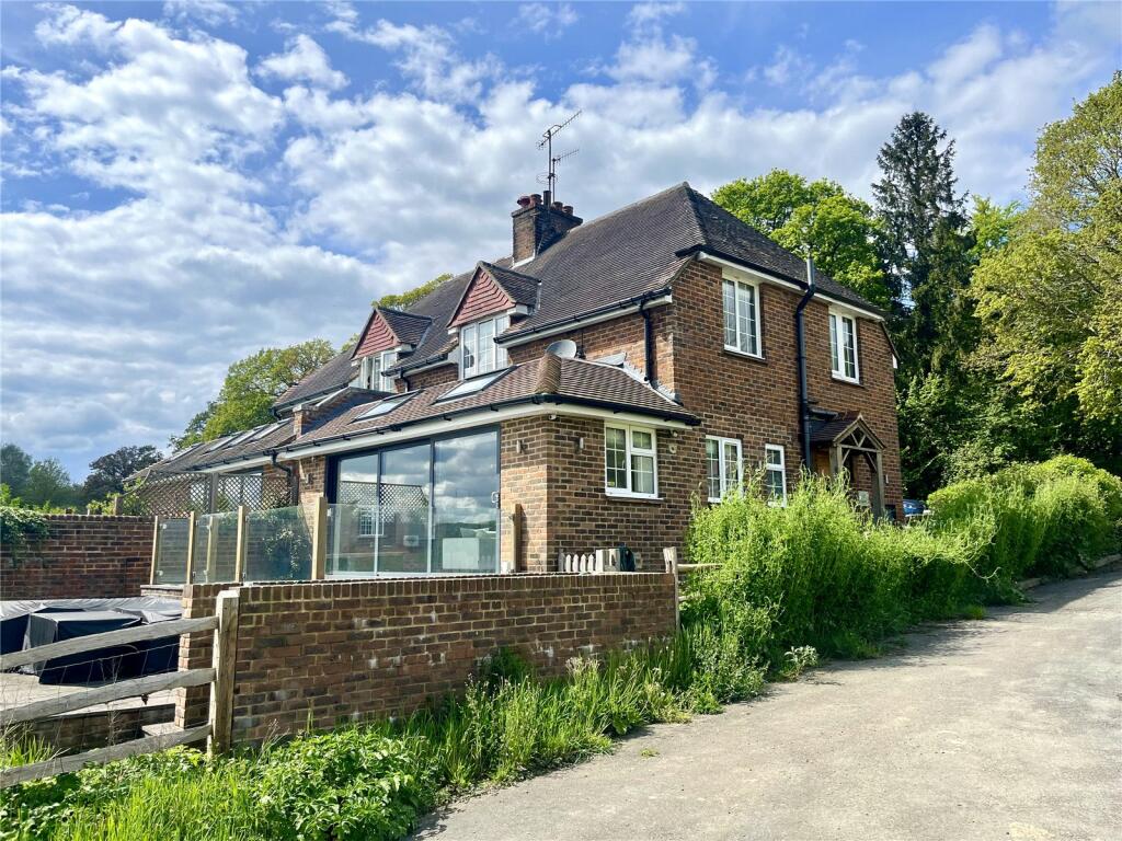 3 bedroom semidetached house for sale in Saints Hill, Penshurst