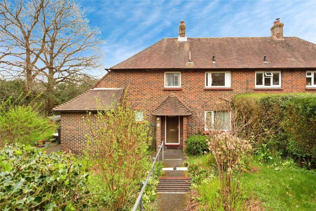 2 bedroom semidetached house for sale in Hornshurst Road, Rotherfield, East Sussex, TN6