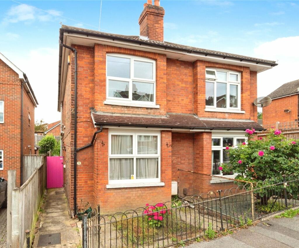 2 bedroom semidetached house for sale in Woodland Road, Tunbridge Wells, Kent, TN4