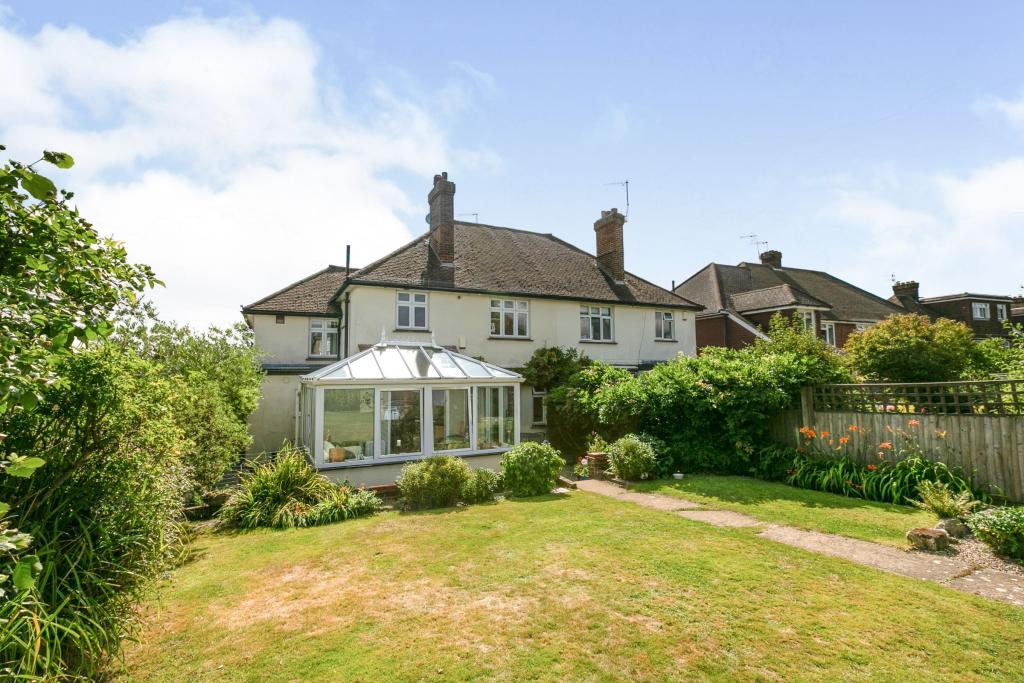 4 bedroom semidetached house for sale in Newlands Road, Tunbridge