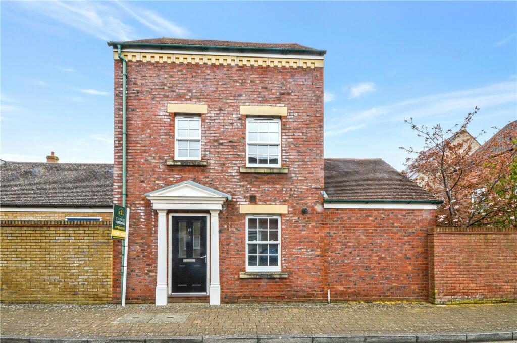 3 bedroom terraced house for sale in East Wichel Way, East Wichel, Swindon, SN1