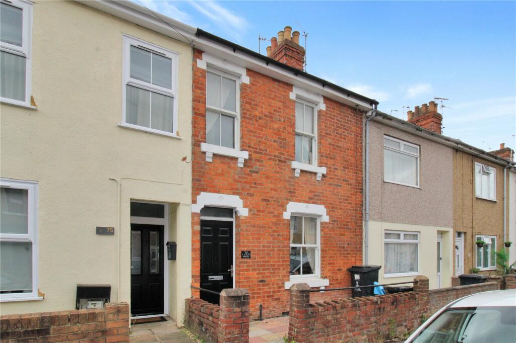 3 bedroom terraced house for sale in Redcliffe Street, Swindon
