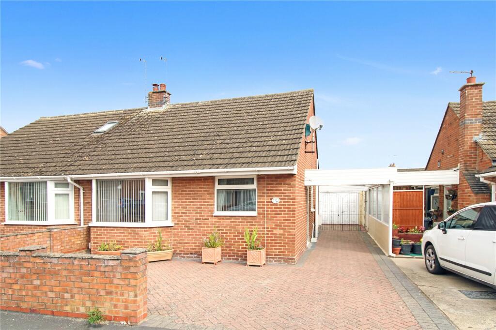 2 bedroom bungalow for sale in Abington Way, Upper Stratton, Swindon, SN2