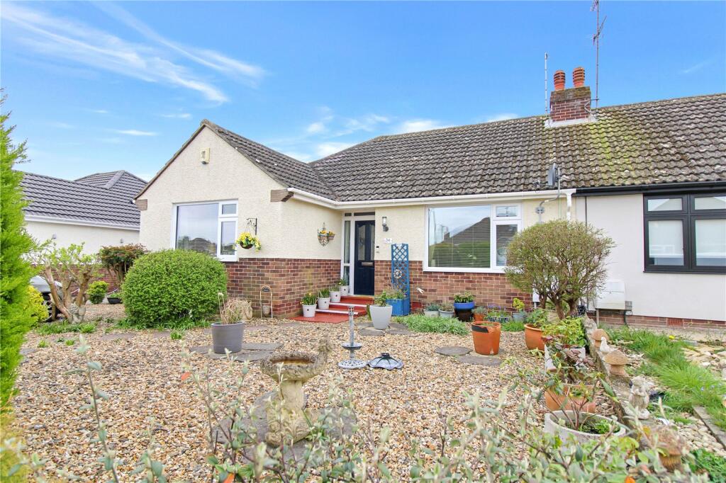 3 bedroom bungalow for sale in Whilestone Way, Coleview, Swindon, SN3