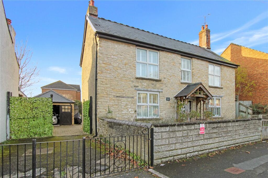 3 bedroom detached house for sale in The Street, Swindon, Wiltshire, SN25