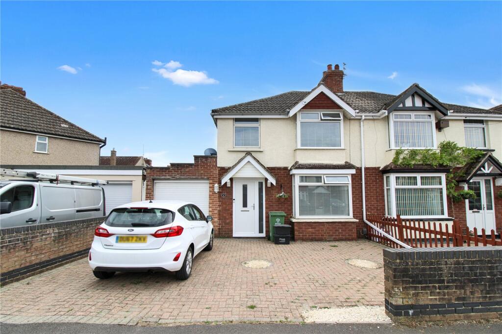 3 bedroom semi-detached house for sale in Richmond Road, Rodbourne Cheney, Swindon, SN2