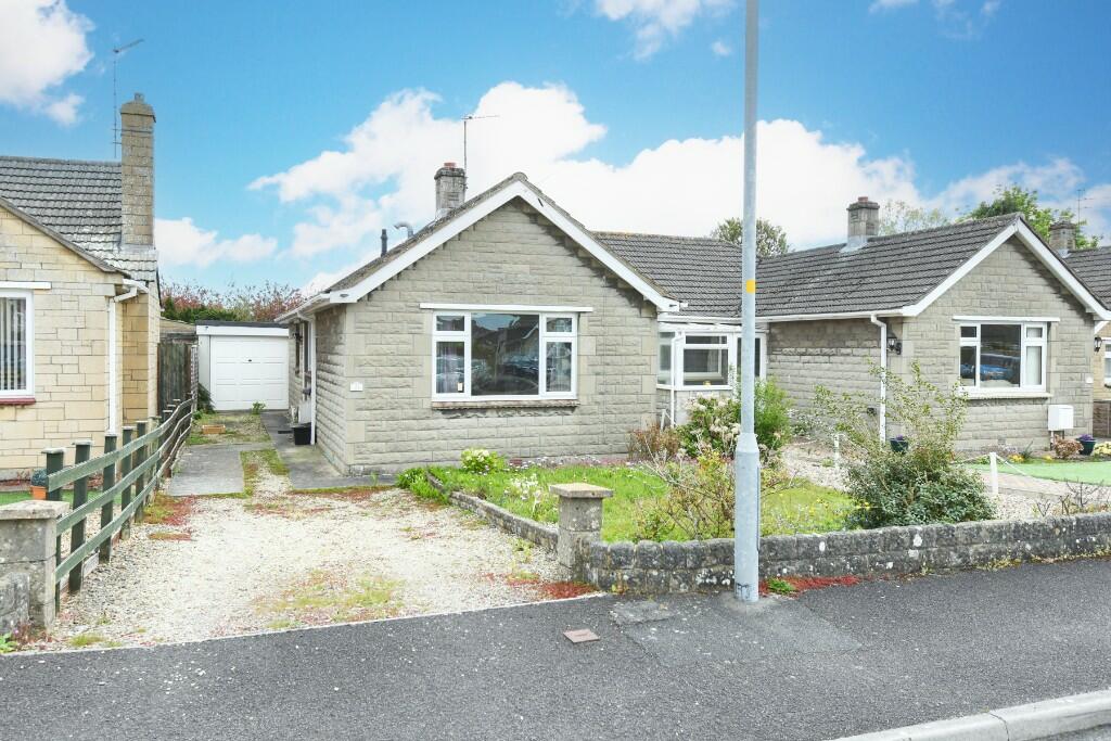 2 bedroom semidetached bungalow for sale in The Mount, Trowbridge, BA14
