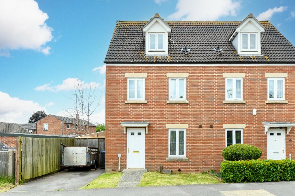 3 bedroom semidetached house for sale in Cavell Court, Trowbridge, BA14
