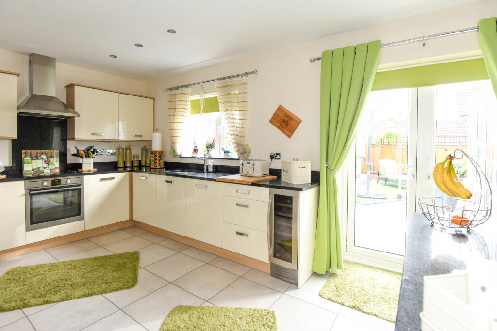 Additional property image - Pontefract Avenue, Castlemead
