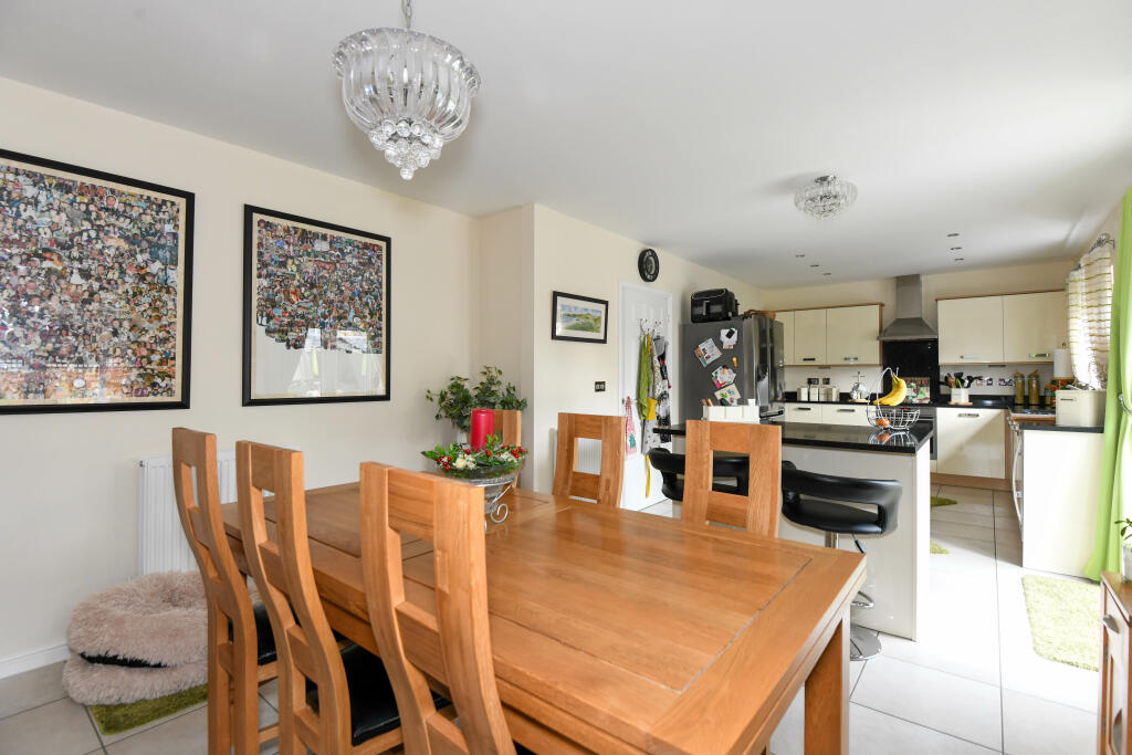 Additional property image - Pontefract Avenue, Castlemead