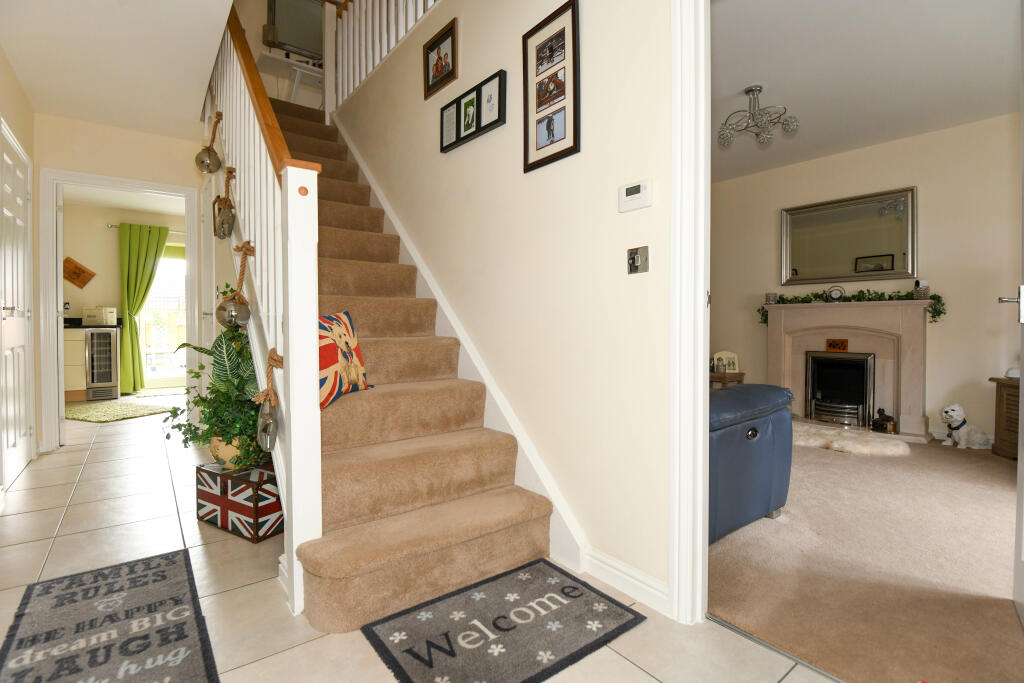 Additional property image - Pontefract Avenue, Castlemead