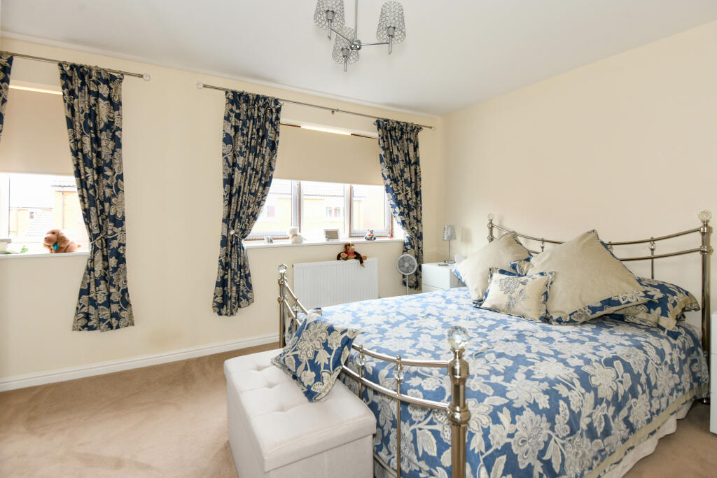 Additional property image - Pontefract Avenue, Castlemead