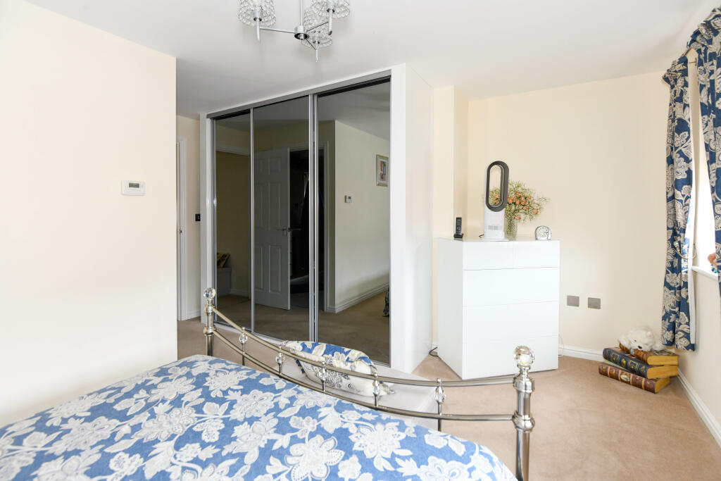 Additional property image - Pontefract Avenue, Castlemead