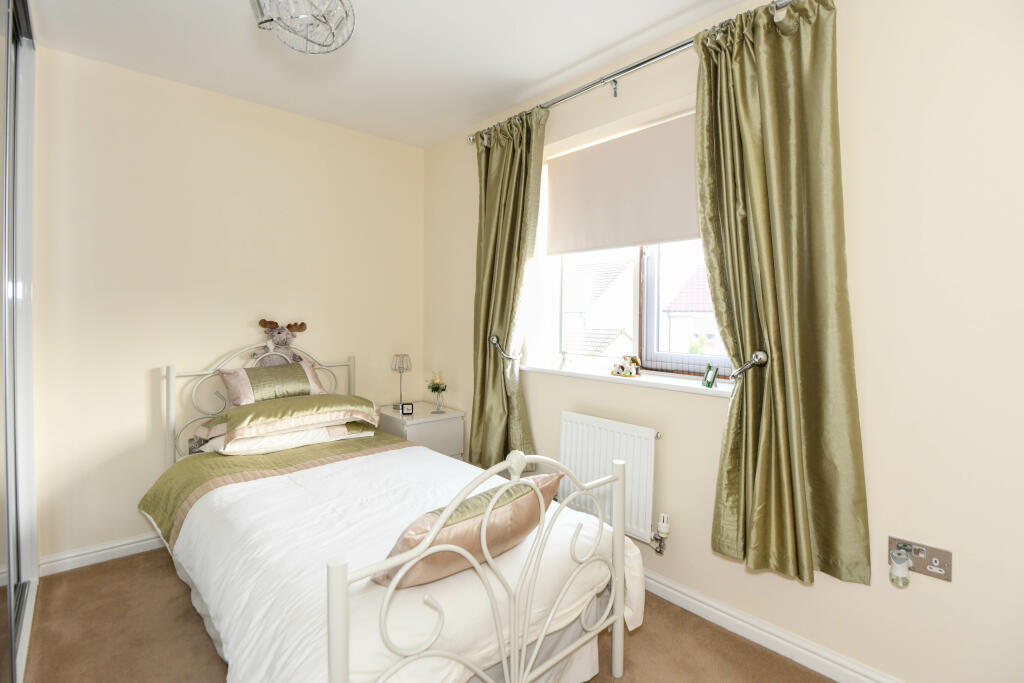 Additional property image - Pontefract Avenue, Castlemead