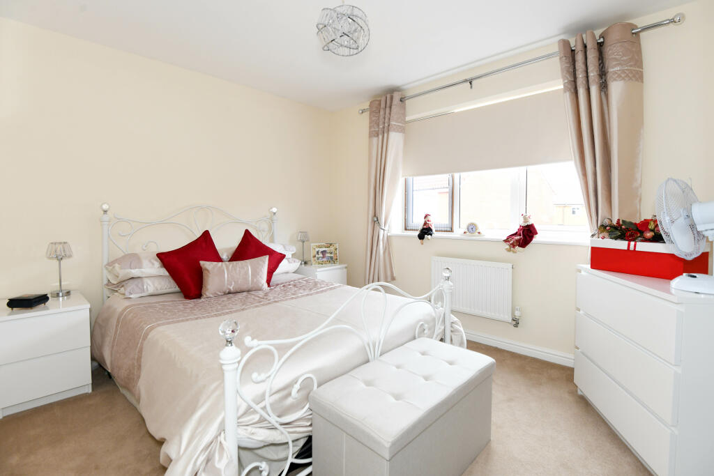Additional property image - Pontefract Avenue, Castlemead