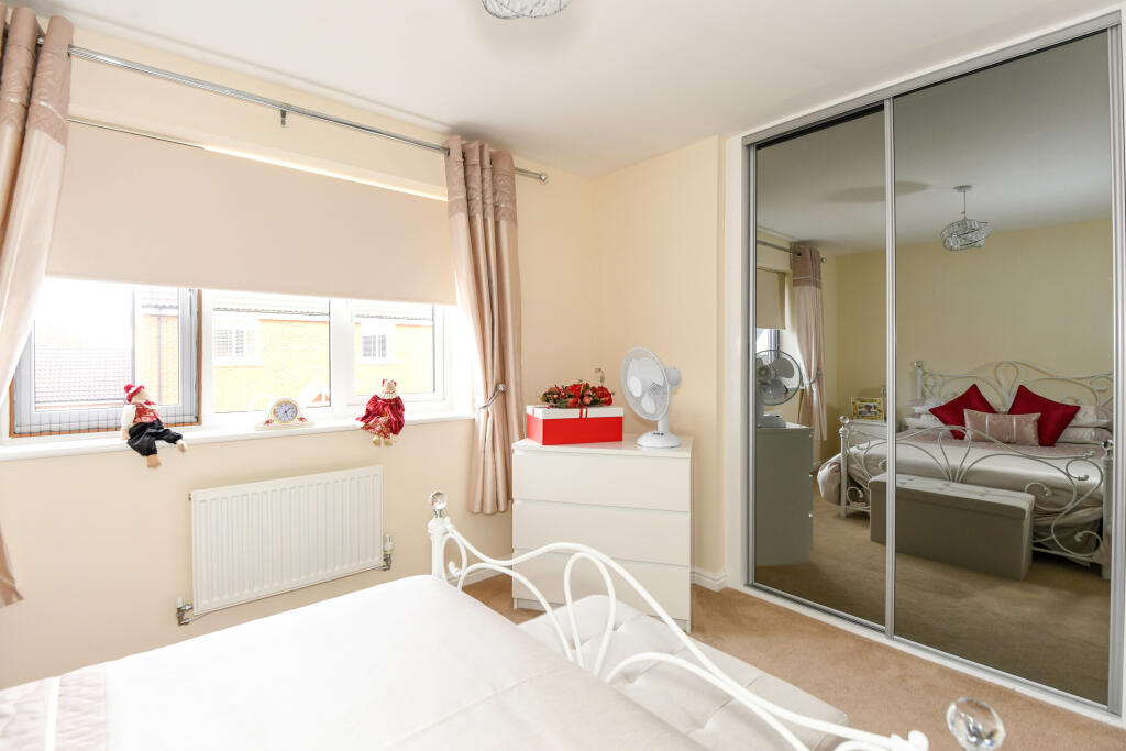 Additional property image - Pontefract Avenue, Castlemead