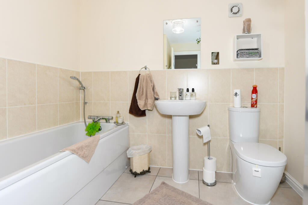 Additional property image - Pontefract Avenue, Castlemead