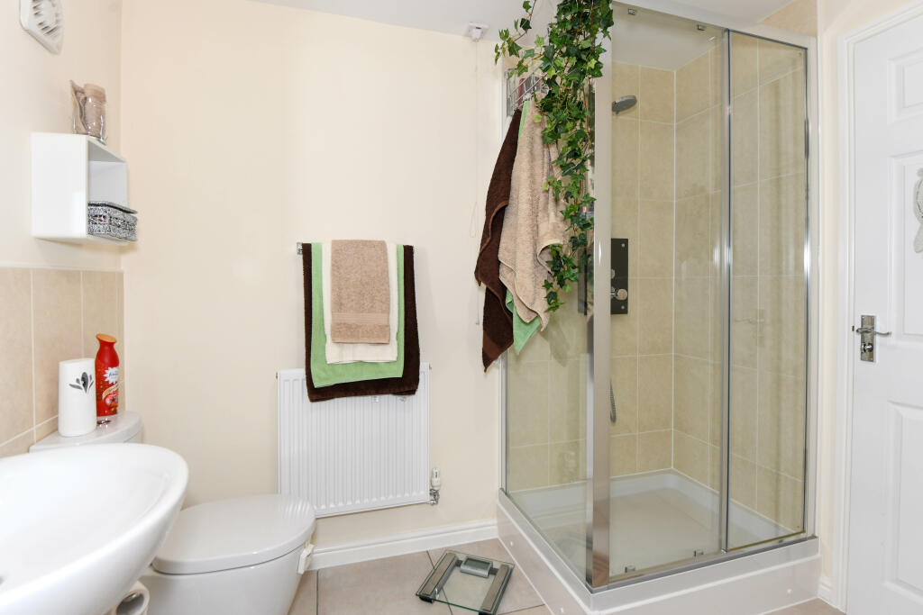Additional property image - Pontefract Avenue, Castlemead