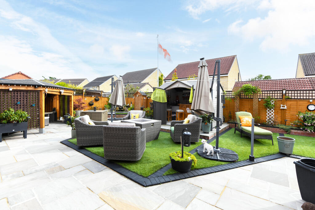 Additional property image - Pontefract Avenue, Castlemead