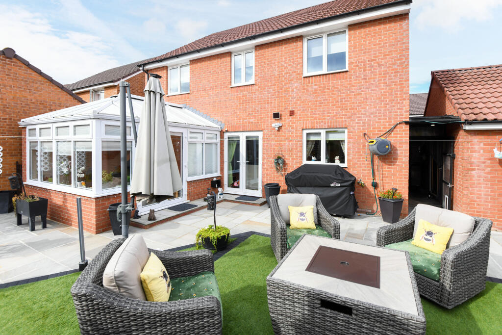 Additional property image - Pontefract Avenue, Castlemead