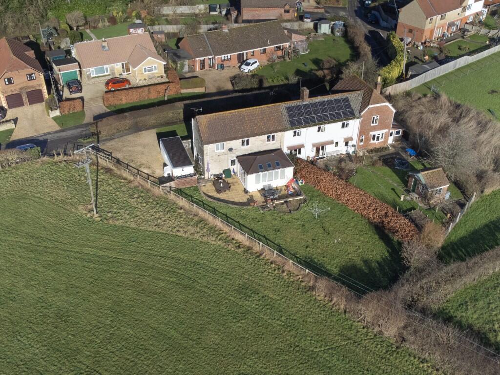Additional property image - Pyatts Corner, Keevil