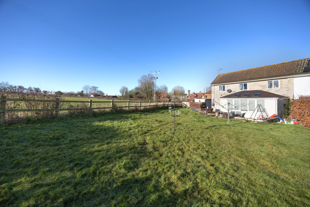 Additional property image - Pyatts Corner, Keevil