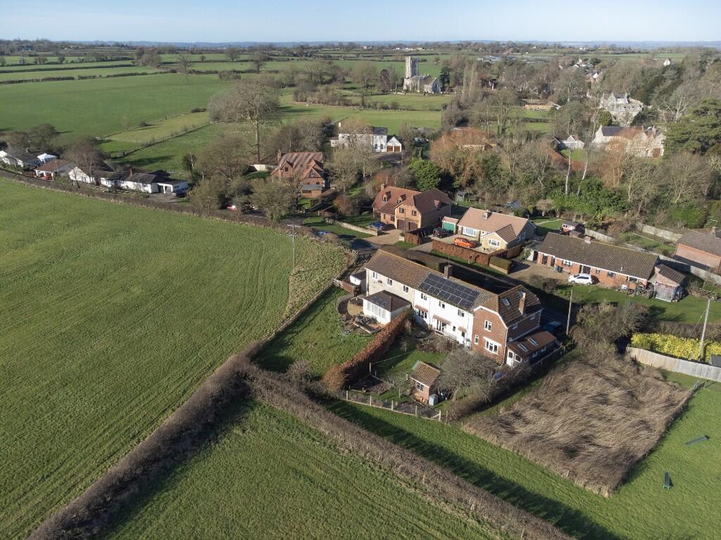 Additional property image - Pyatts Corner, Keevil