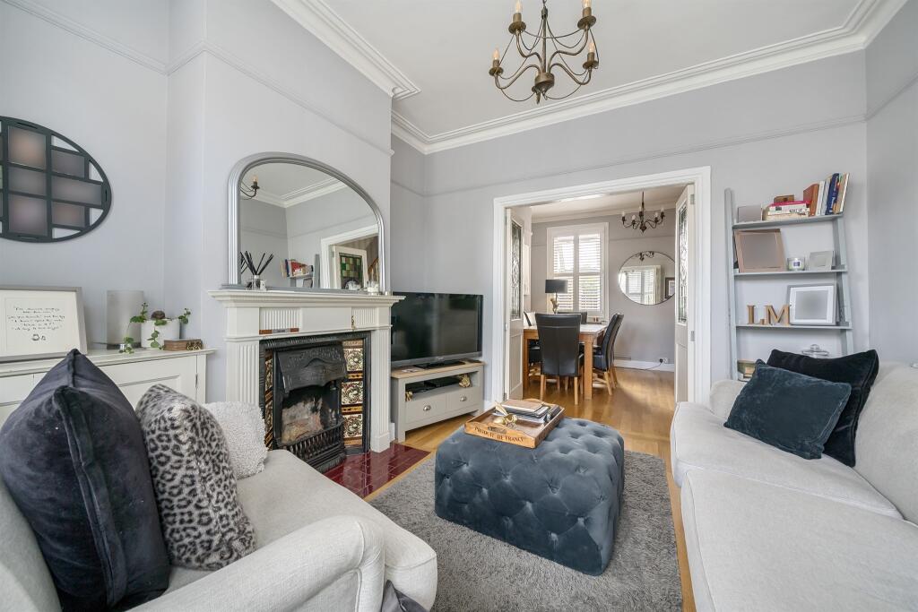 3 bedroom end of terrace house for sale in Parsonage Lane, Enfield, EN2