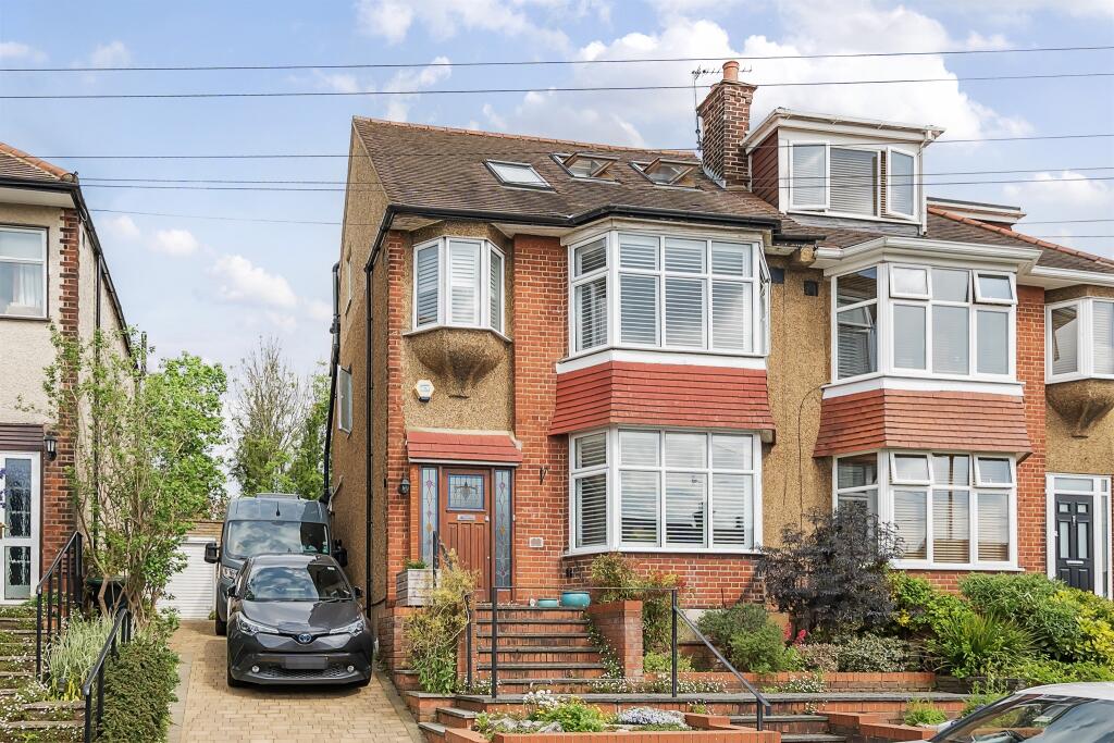5 bedroom semidetached house for sale in Slades Gardens, Enfield, EN2