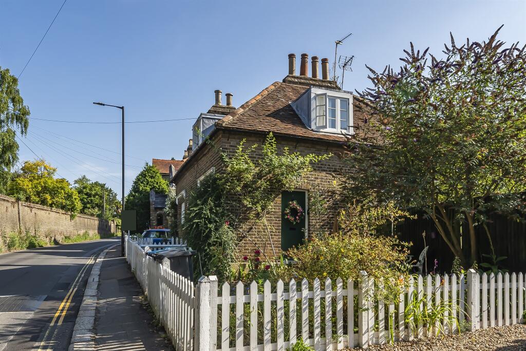 Main image of property: Bulls Cross, Enfield