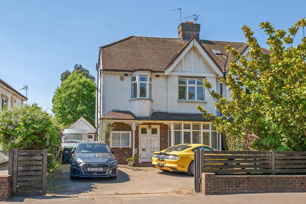 5 bedroom semi-detached house