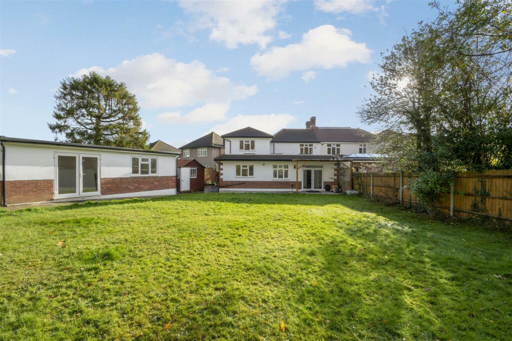 5 bedroom house for sale in Cromford Way, New Malden, KT3