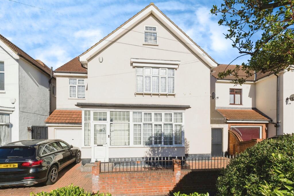Main image of property: Strathfield Gardens, Barking