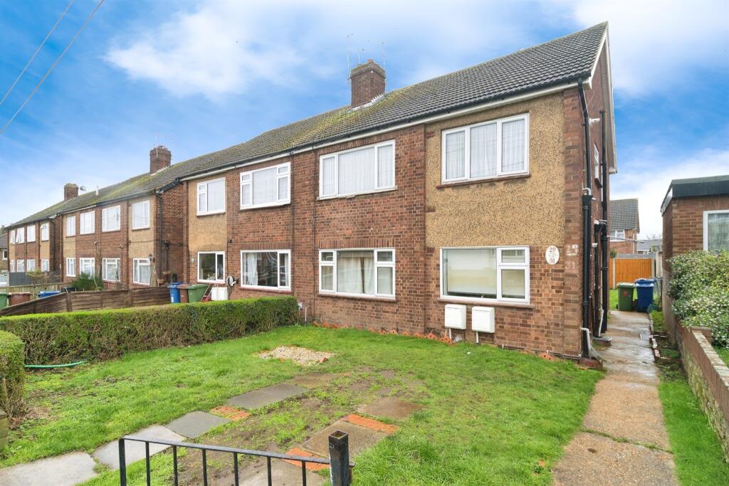 2 bedroom for sale in Elm Road, Aveley, South Ockendon, RM15