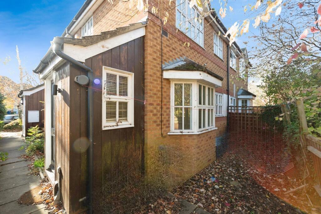 Main image of property: Dudley Close, Chafford Hundred, Grays