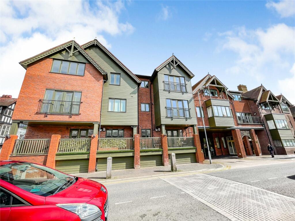 2 bedroom flat for sale in Bowling Green Court, Brook Street, Chester, CH1