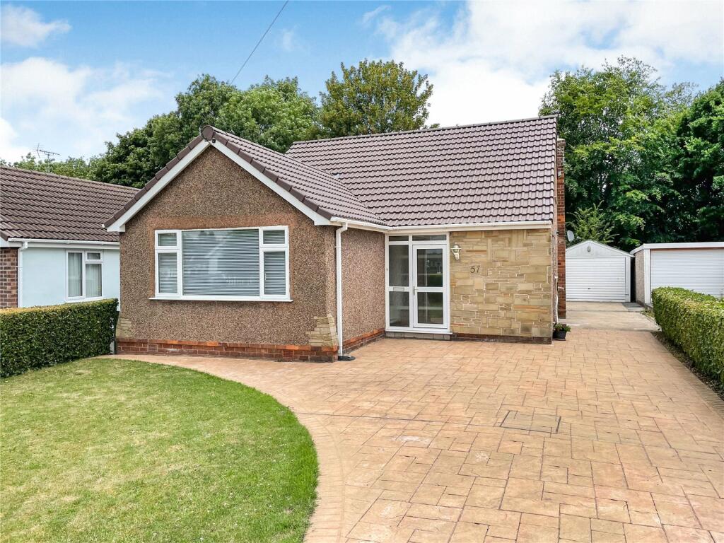 3 bedroom bungalow for sale in Barkhill Road, Vicars Cross, Chester