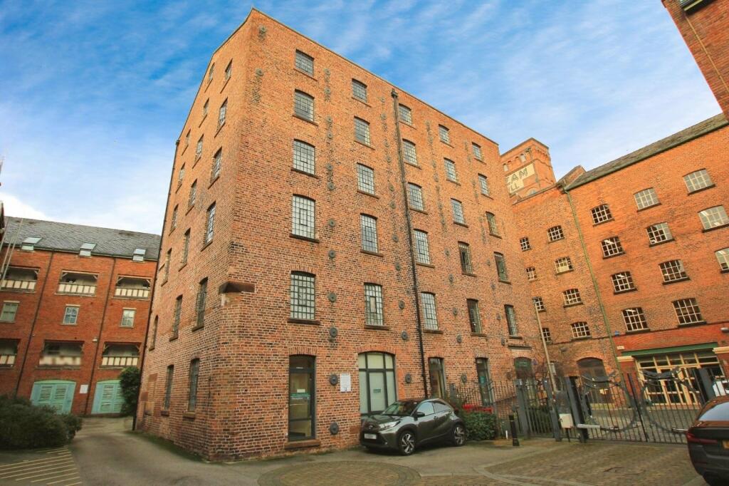 2 bedroom flat for sale in Steam Mill Street, Chester, Cheshire, CH3