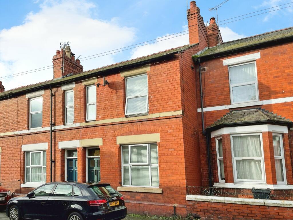 5 bedroom terraced house for sale in Lord Street, Boughton, Chester, Cheshire, CH3