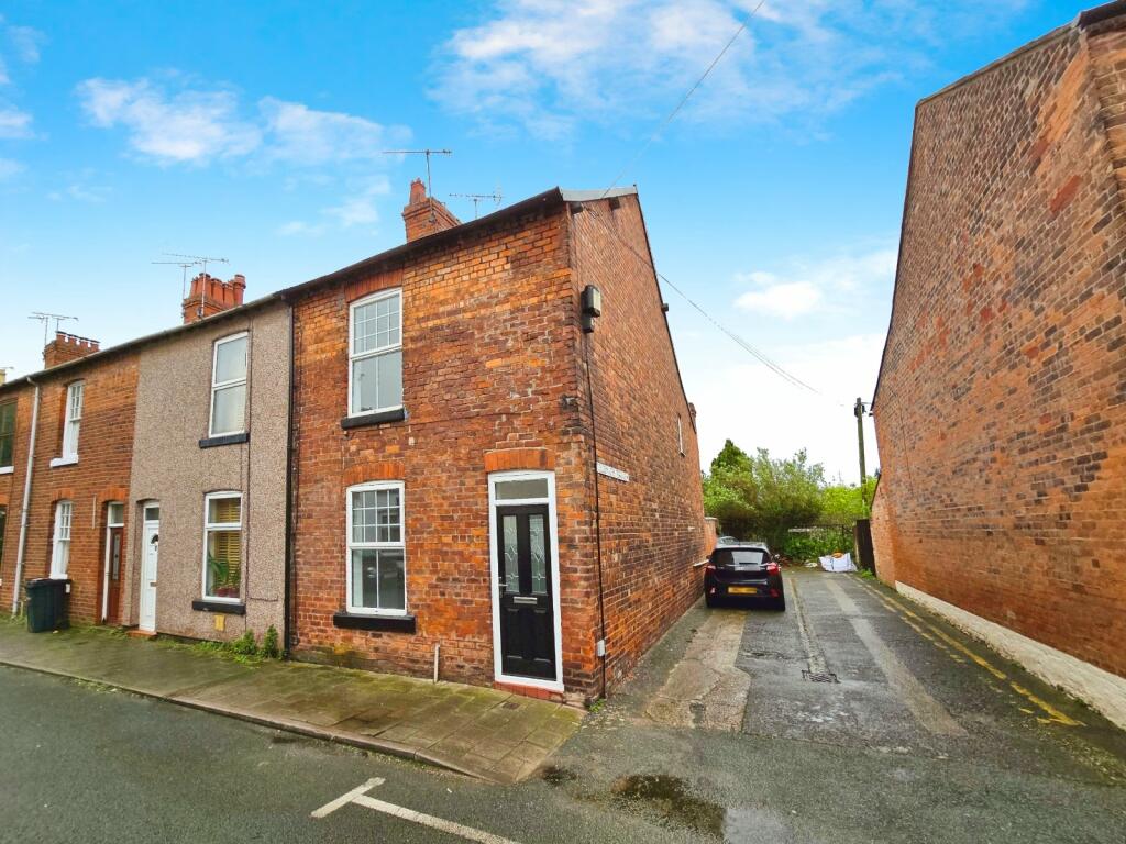 2 bedroom end of terrace house for sale in Water Tower View, Chester, Cheshire, CH2