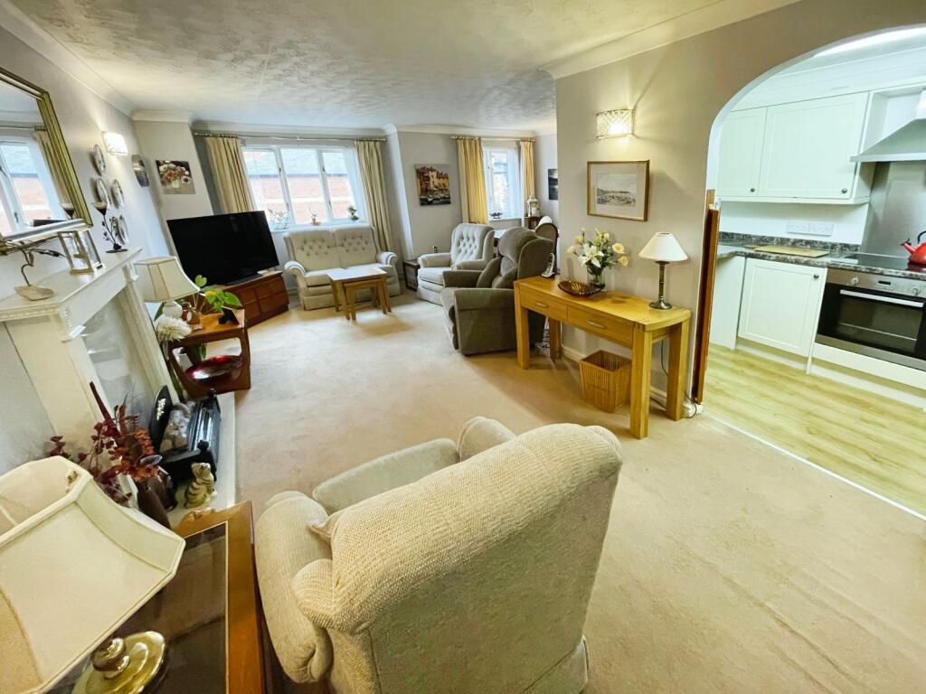 Additional property image - Queens Park House, Queens Park View, Chester, Cheshire, CH4