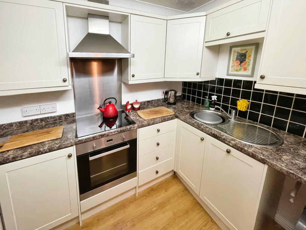 Additional property image - Queens Park House, Queens Park View, Chester, Cheshire, CH4