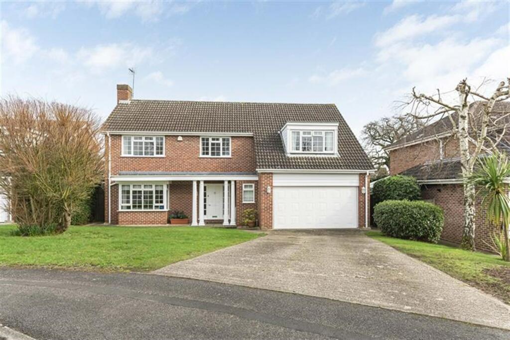 5 bedroom detached house for sale in Sandford Drive, Woodley, Reading, RG5