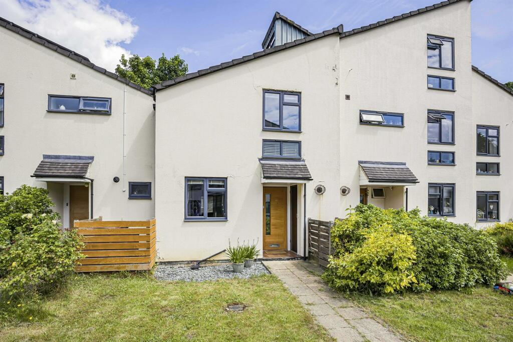 2 bedroom terraced house for sale in Field View, Caversham, Reading, RG4