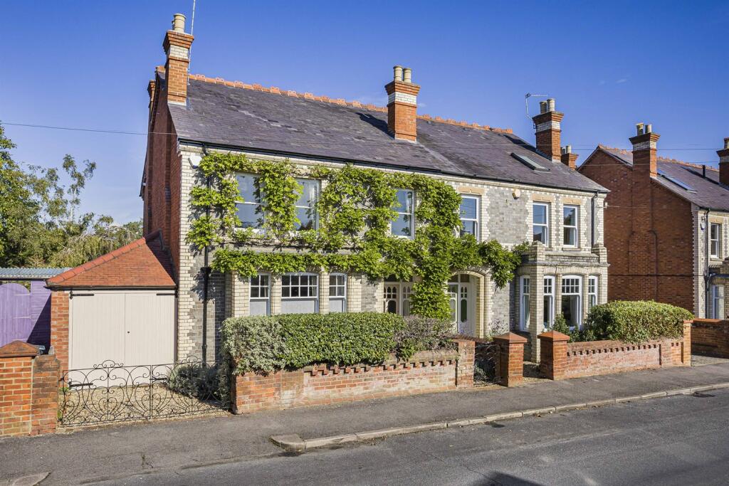 Main image of property: Harrogate Road, Caversham Heights, Reading