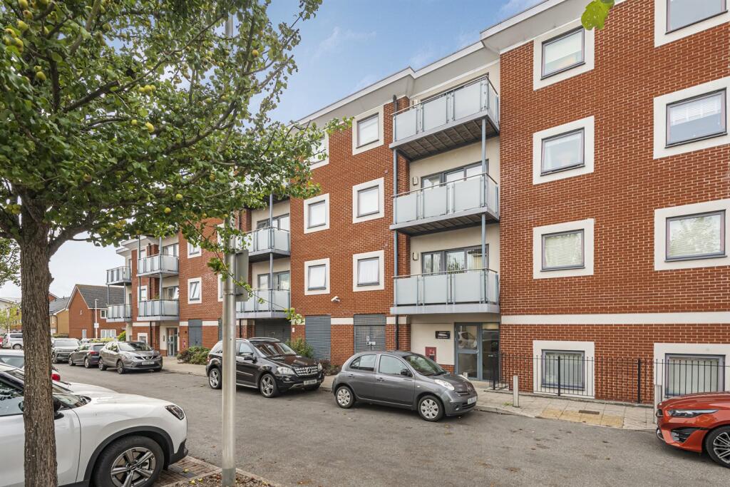 Main image of property: 113, Rushley Way, Reading