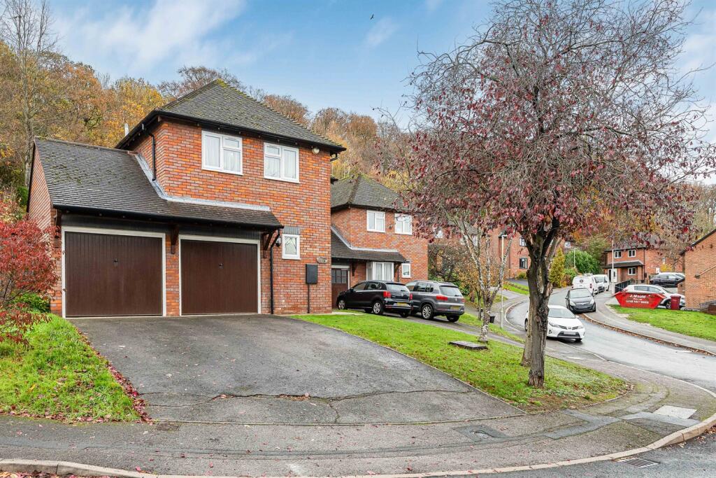 Main image of property: Badgers Rise, Caversham, Reading