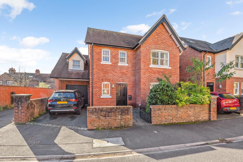 Property For Sale In Emmer Green Houses And Flats Placebuzz