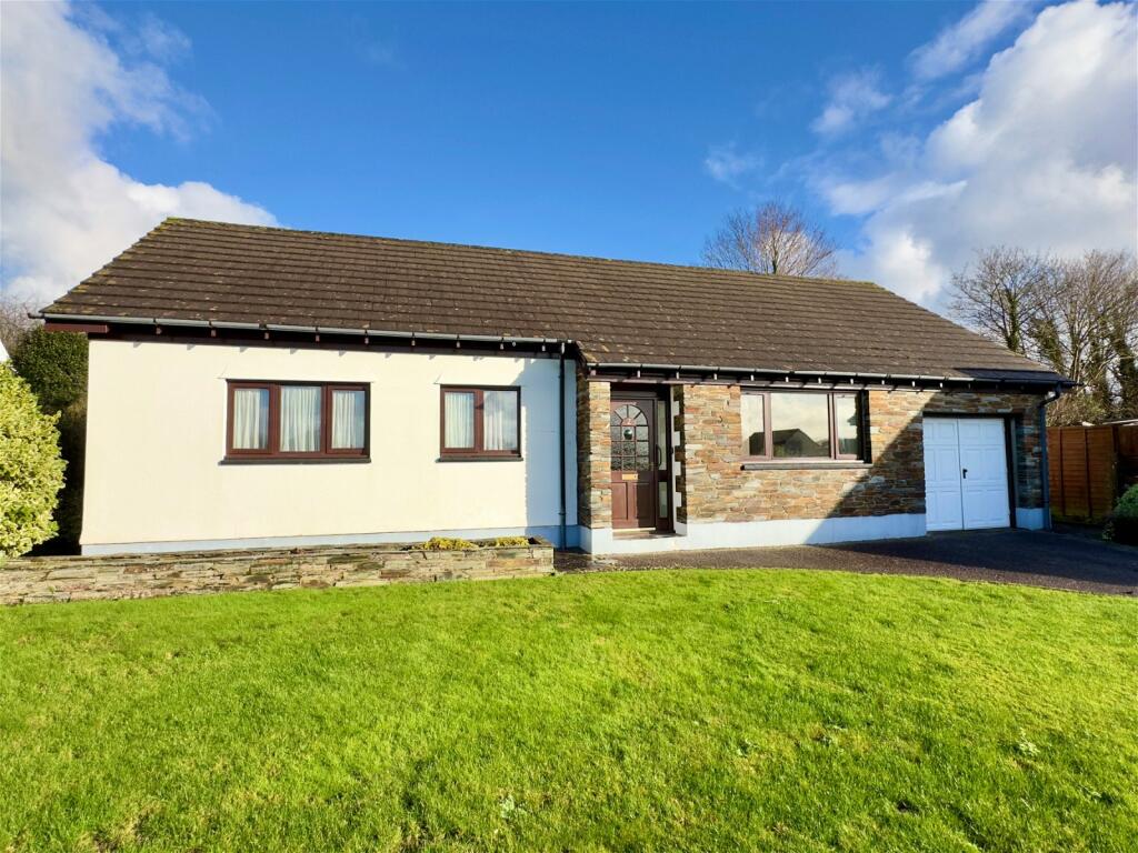 3 bedroom detached bungalow for sale in St. Matthews Hill, Wadebridge, PL27