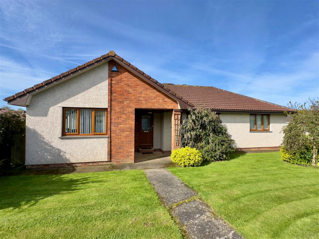 3 bedroom detached bungalow for sale in Fisher Close, Wadebridge, PL27